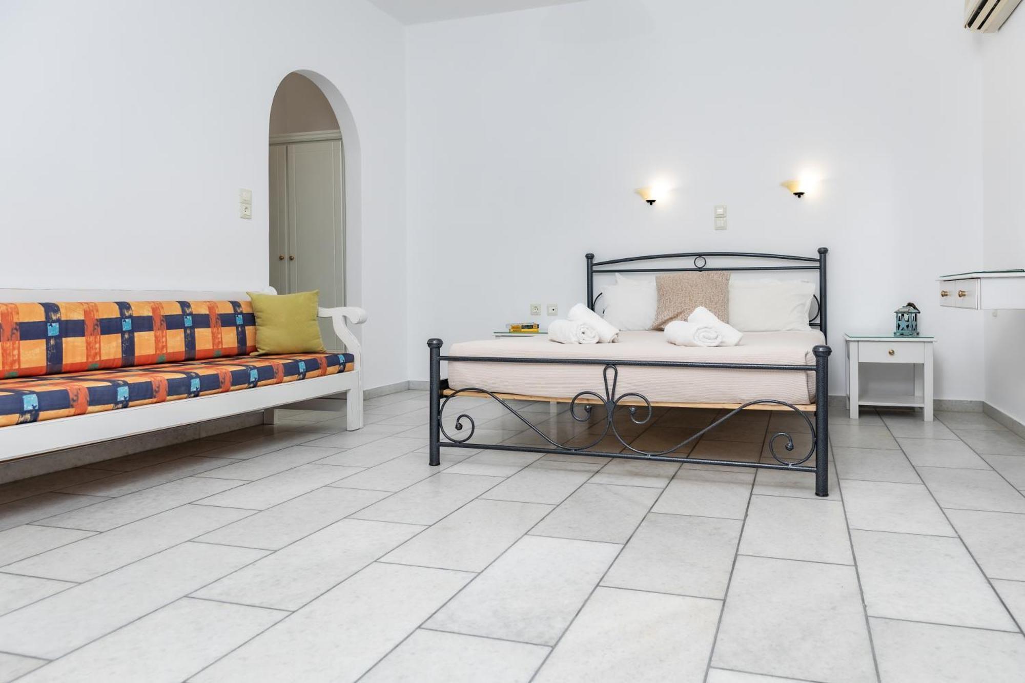 Depis Studios & Apartments Naxos City Εξωτερικό φωτογραφία