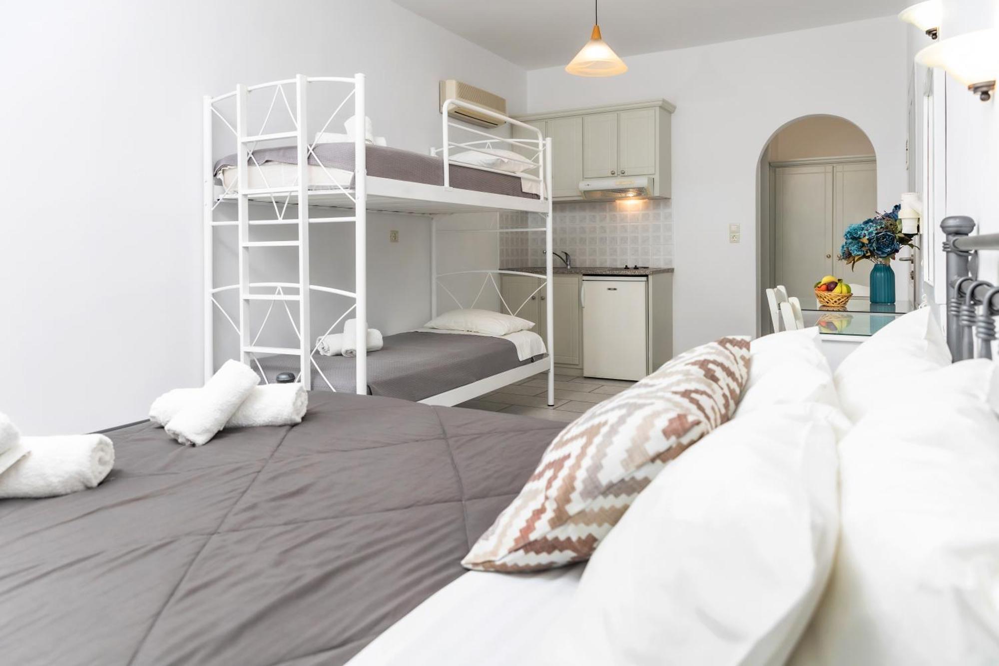 Depis Studios & Apartments Naxos City Εξωτερικό φωτογραφία