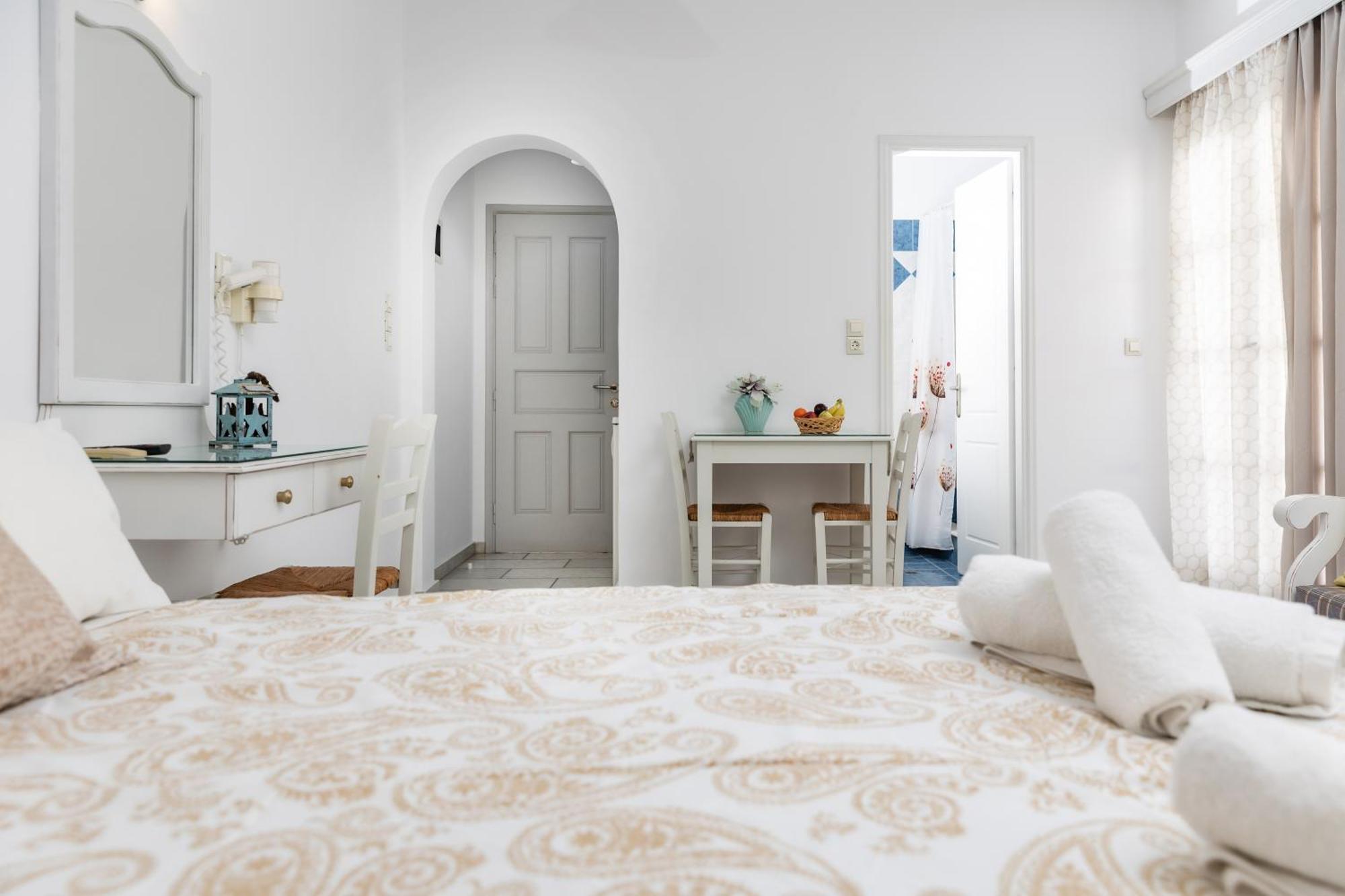 Depis Studios & Apartments Naxos City Εξωτερικό φωτογραφία