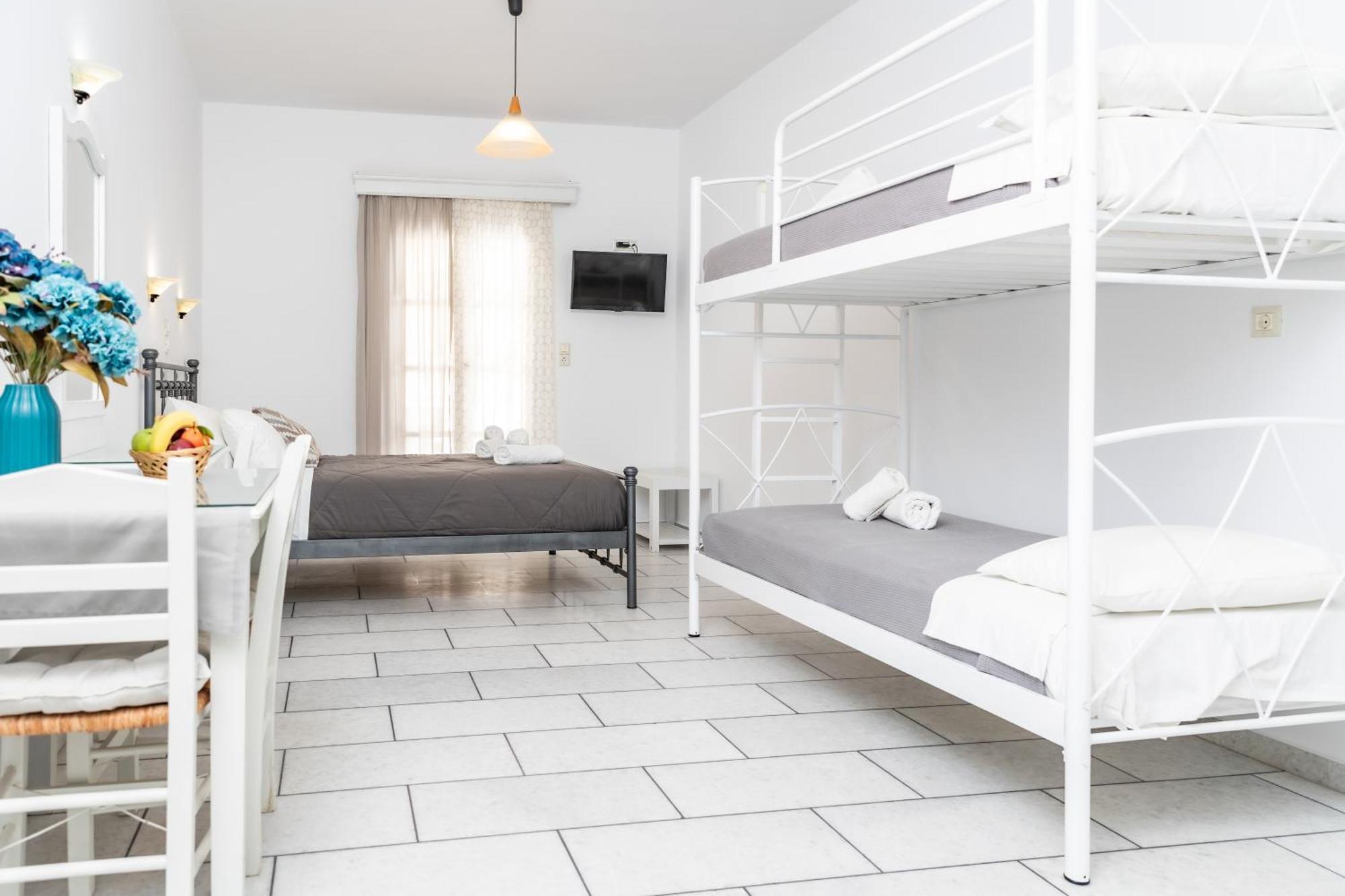 Depis Studios & Apartments Naxos City Εξωτερικό φωτογραφία