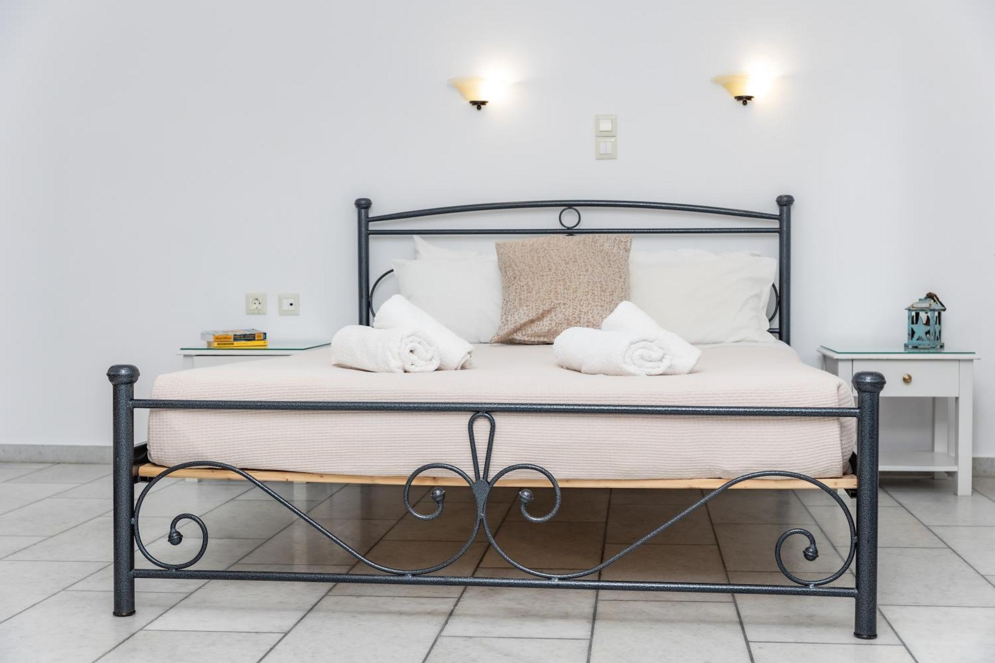 Depis Studios & Apartments Naxos City Εξωτερικό φωτογραφία