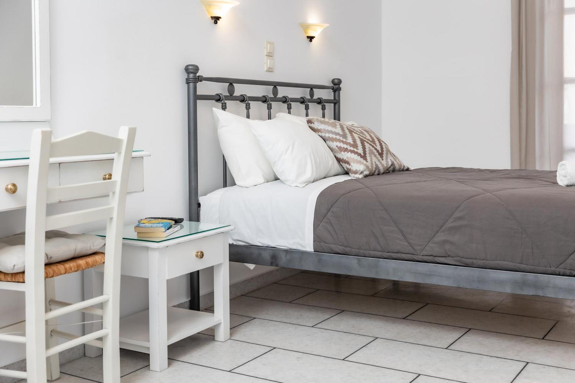 Depis Studios & Apartments Naxos City Εξωτερικό φωτογραφία