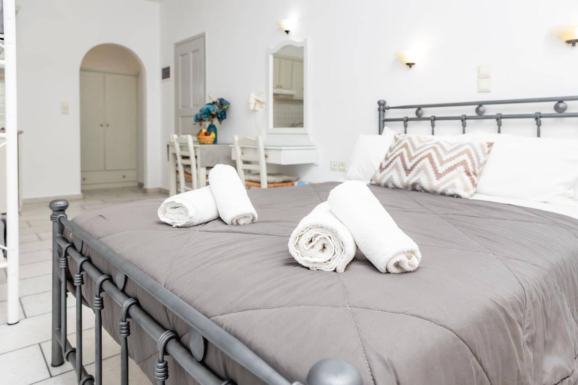Depis Studios & Apartments Naxos City Εξωτερικό φωτογραφία