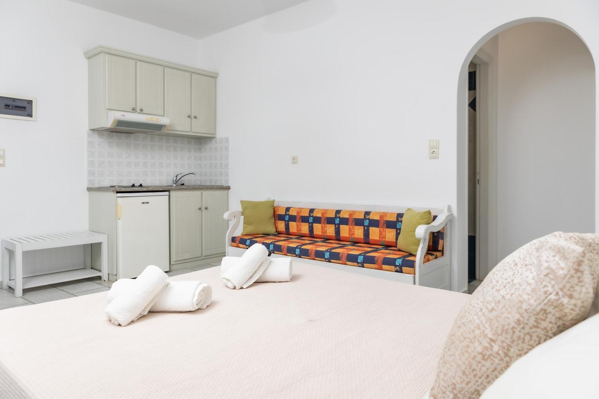 Depis Studios & Apartments Naxos City Εξωτερικό φωτογραφία