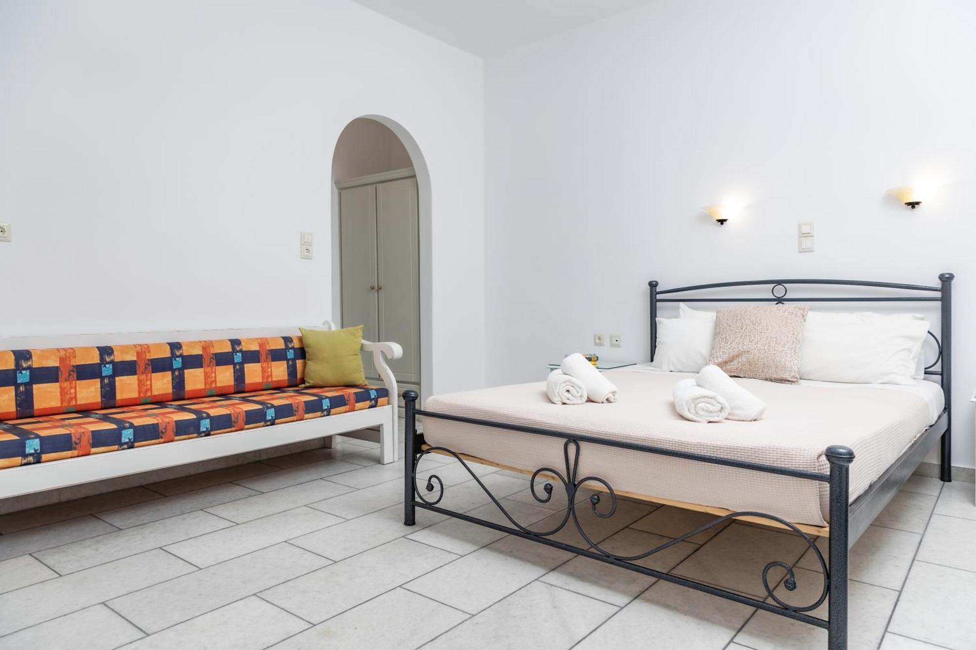 Depis Studios & Apartments Naxos City Εξωτερικό φωτογραφία